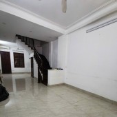 Cho thuê nhà Nguyên căn làm văn phòng  phố Nguyễn Cảnh Dị -  Đại kim - Hoàng Mai.